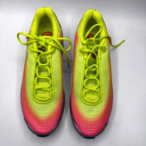NEW Nike Air Max DN Sneakers US W 10.5/M 9 Cyber Bright Crimson